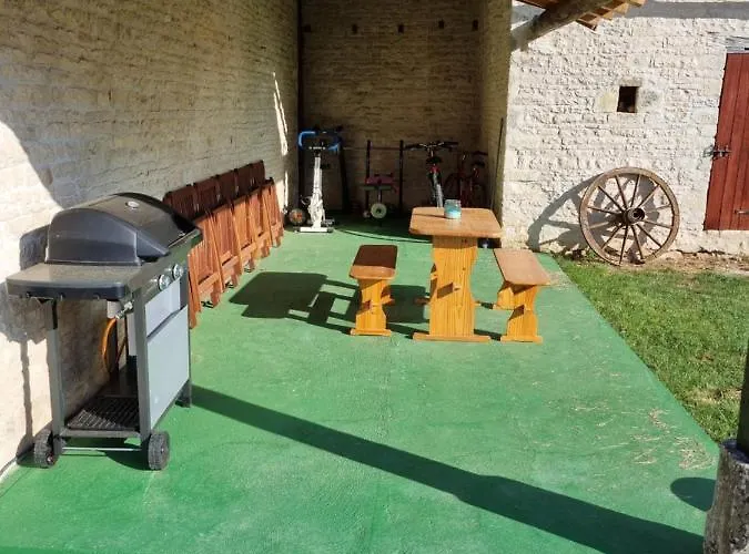 Le Verger Des Noyer Relaxing Getaway With Private Pool Mairé-l'Eveseault