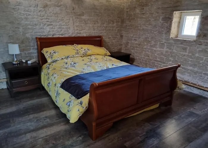 Apartamento Le Verger Des Noyer Relaxing Getaway With Private Pool Mairé-l'Eveseault